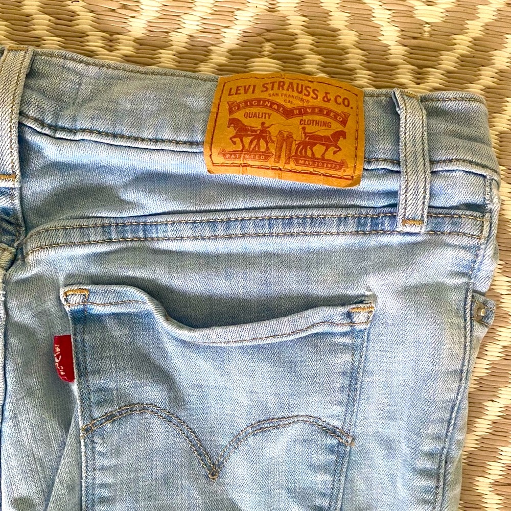Womens Levi Jean pants pair 2